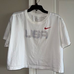 Nike Women’s short sleeve cropped shirt